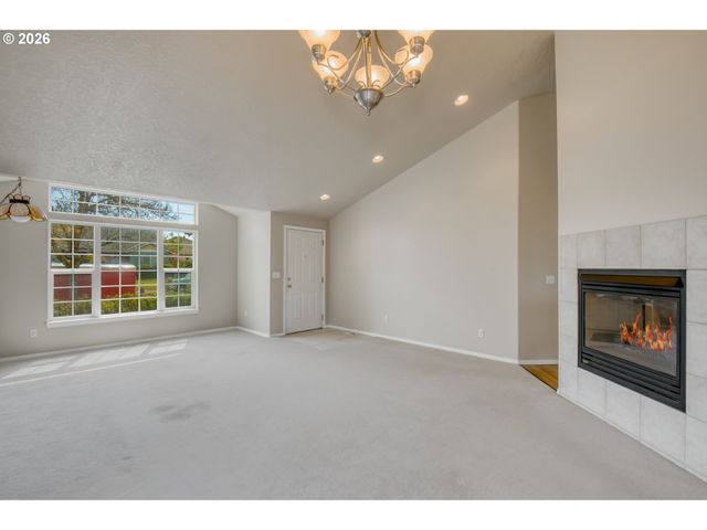 15085 SPYGLASS Ln, Oregon City, OR 97045