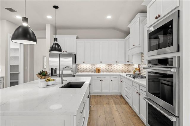 8212 Gilwice LN, Austin, TX 78744