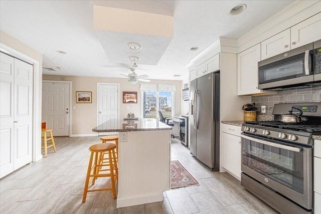 30 Highland Terrace APT 3007, White Horse Beach, MA 02360