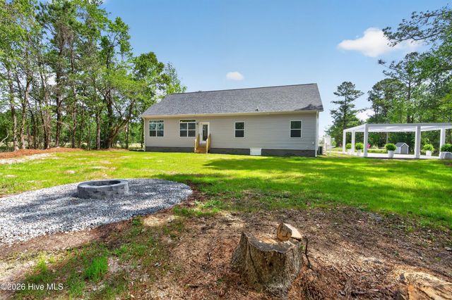 451 Governors Road SE, Winnabow, NC 28479