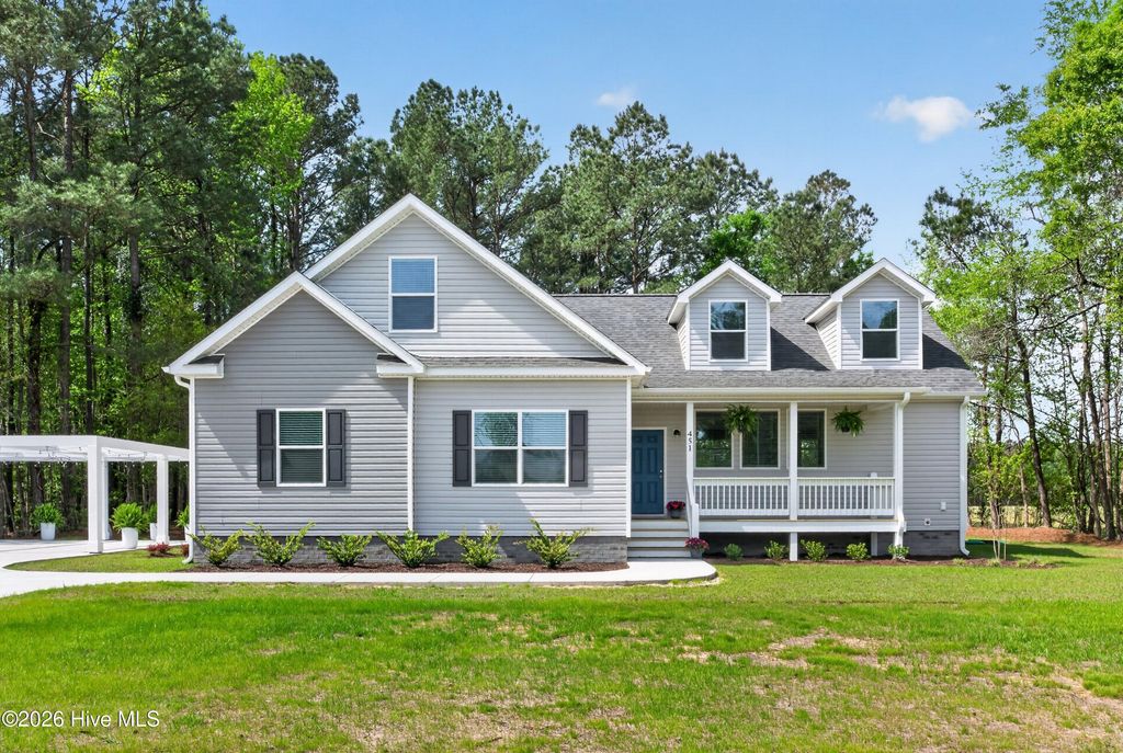 451 Governors Road SE, Winnabow, NC 28479