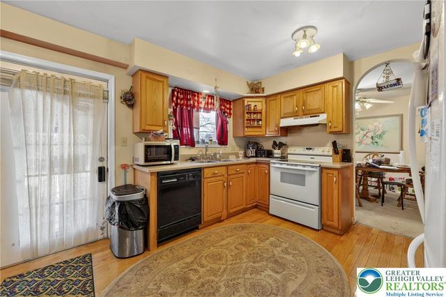 2354 Market, South Whitehall Twp, PA 18104