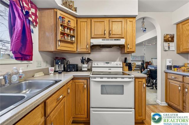 2354 Market, South Whitehall Twp, PA 18104