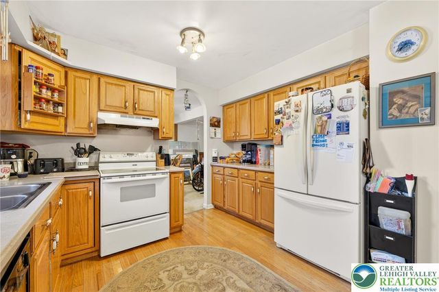 2354 Market, South Whitehall Twp, PA 18104