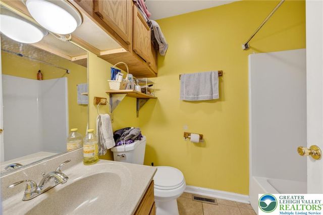 2354 Market, South Whitehall Twp, PA 18104