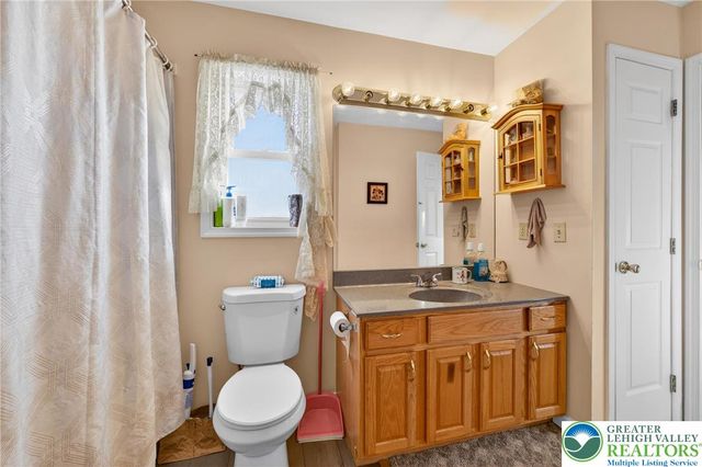 2354 Market, South Whitehall Twp, PA 18104