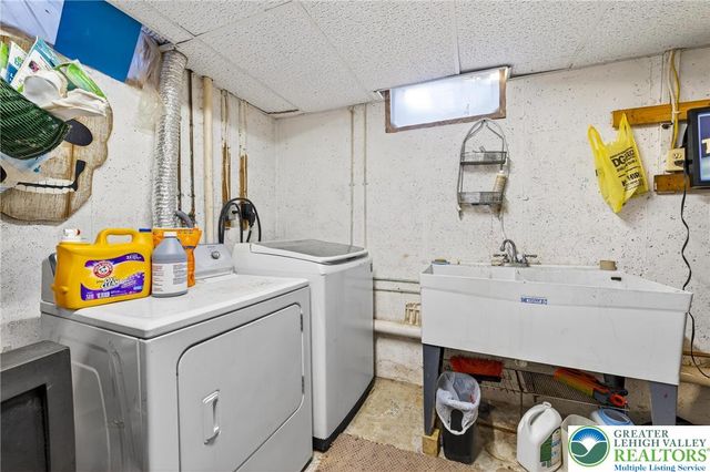 2354 Market, South Whitehall Twp, PA 18104