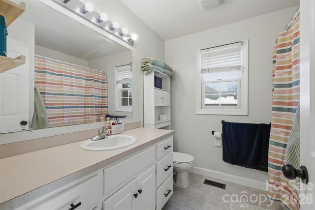 2965 Lawrence Drive, Claremont, NC 28610