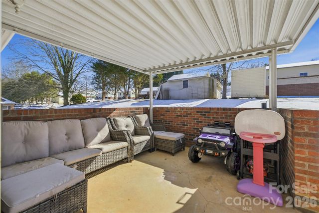 2965 Lawrence Drive, Claremont, NC 28610