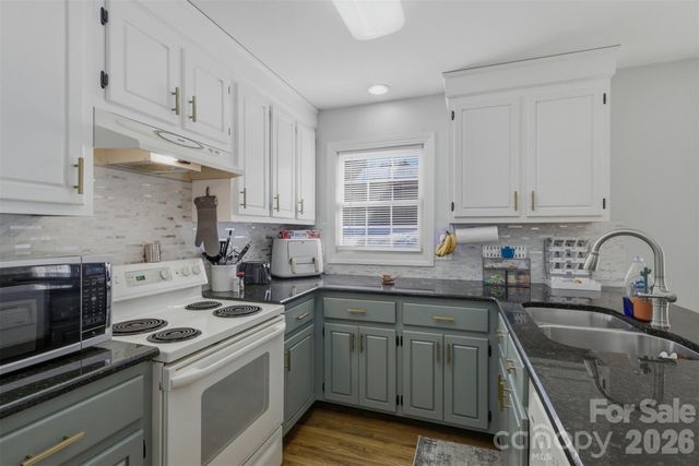 2965 Lawrence Drive, Claremont, NC 28610