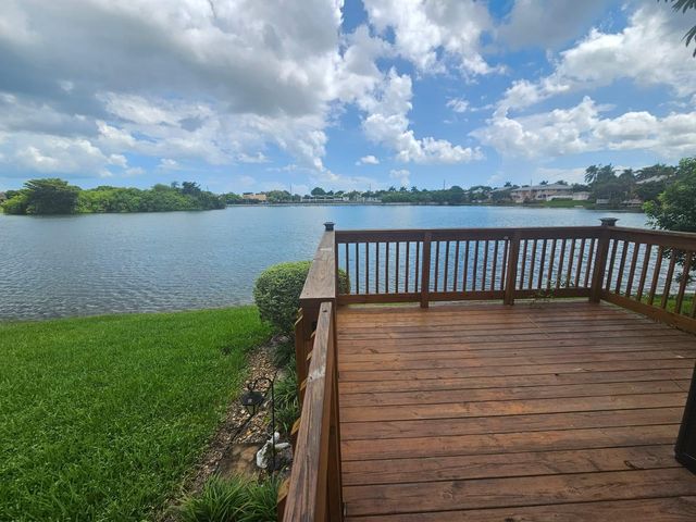 3275 NW 44th Street 2, Oakland Park, FL 33309