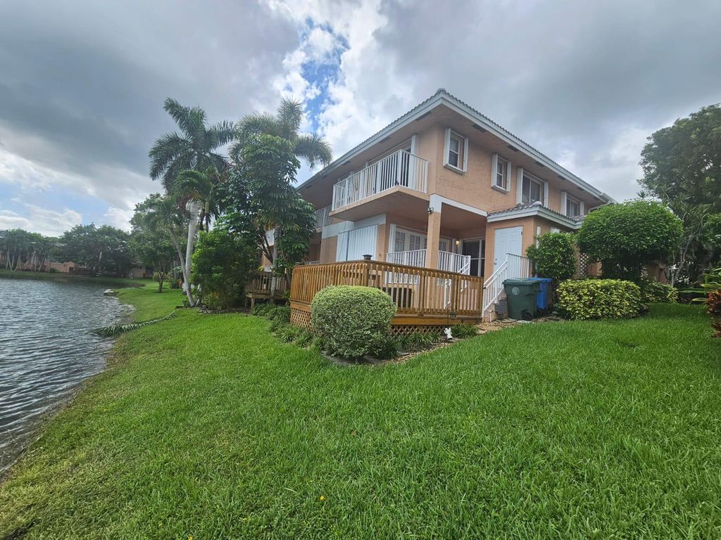 3275 NW 44th Street 2, Oakland Park, FL 33309