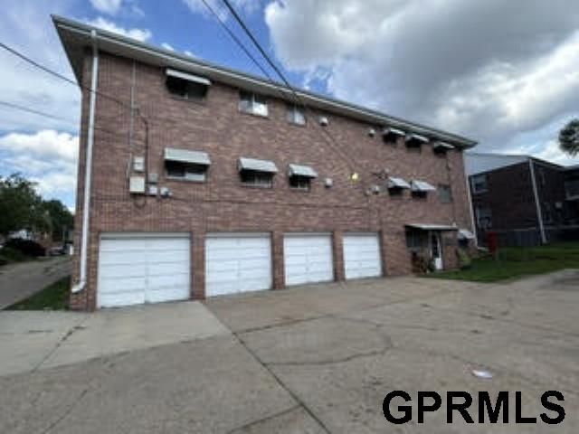 1010 N 40th Street, Omaha, NE 68131