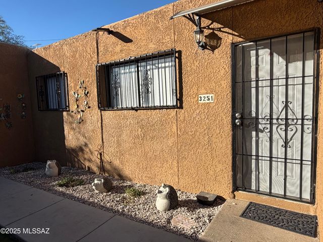 3251 N Stone Avenue, Tucson, AZ 85705