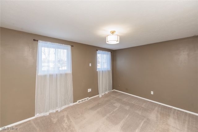 25077 Doe Drive, North Olmsted, OH 44070