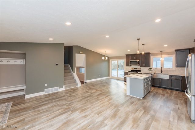 25077 Doe Drive, North Olmsted, OH 44070