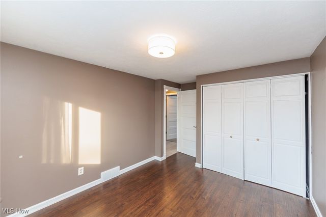 25077 Doe Drive, North Olmsted, OH 44070