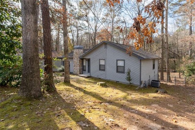 3964 FERNCLIFF Road, Snellville, GA 30039