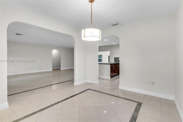 8700 SW 64th Ave, Pinecrest, FL 33156