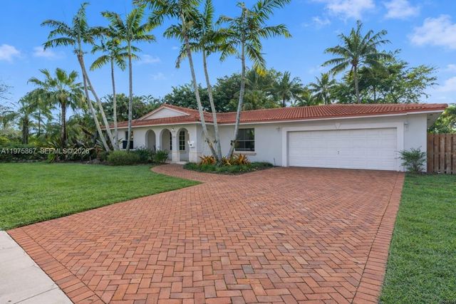 8700 SW 64th Ave, Pinecrest, FL 33156