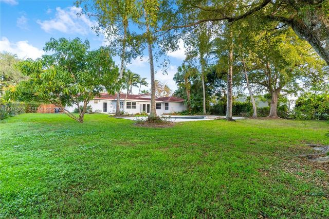 8700 SW 64th Ave, Pinecrest, FL 33156