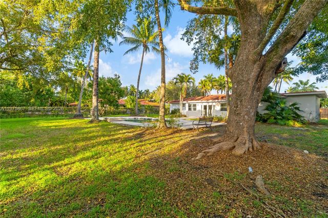 8700 SW 64th Ave, Pinecrest, FL 33156