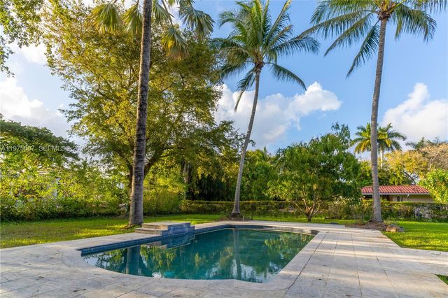 8700 SW 64th Ave, Pinecrest, FL 33156