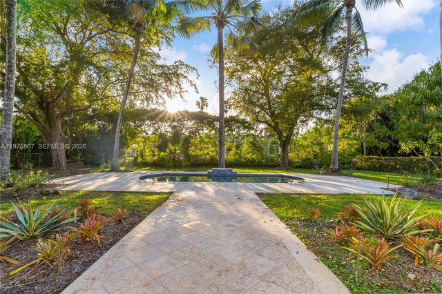 8700 SW 64th Ave, Pinecrest, FL 33156