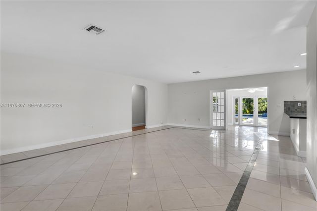 8700 SW 64th Ave, Pinecrest, FL 33156