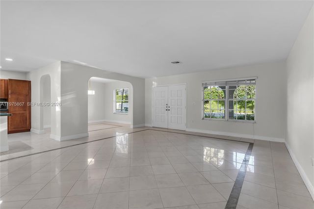 8700 SW 64th Ave, Pinecrest, FL 33156