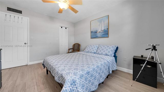 415 NE 2nd St 209, Hallandale Beach, FL 33009