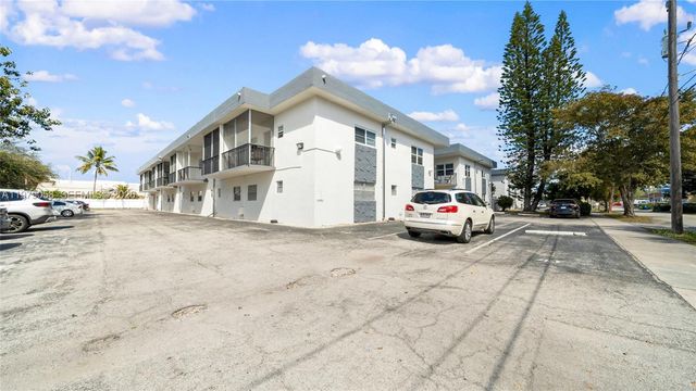 415 NE 2nd St 209, Hallandale Beach, FL 33009
