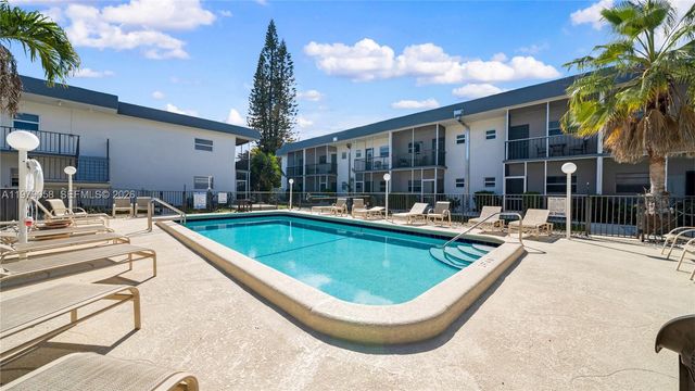 415 NE 2nd St 209, Hallandale Beach, FL 33009