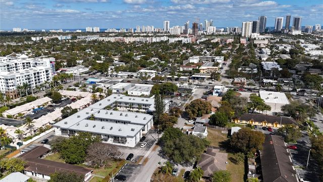 415 NE 2nd St 209, Hallandale Beach, FL 33009