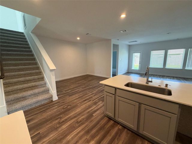 8031 Milam Lane, Rosharon, TX 77583