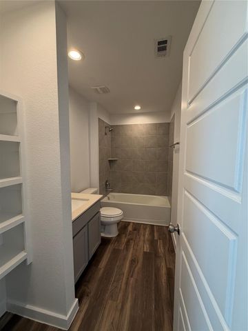 8031 Milam Lane, Rosharon, TX 77583