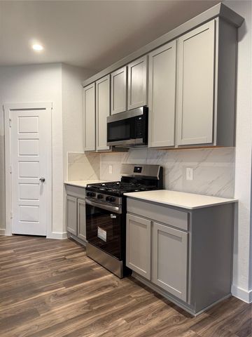 8031 Milam Lane, Rosharon, TX 77583