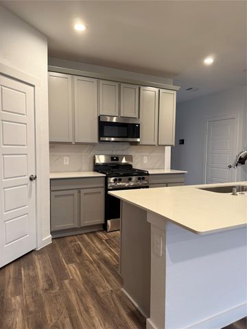 8031 Milam Lane, Rosharon, TX 77583