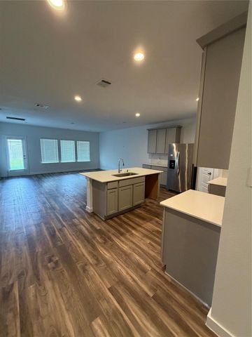 8031 Milam Lane, Rosharon, TX 77583