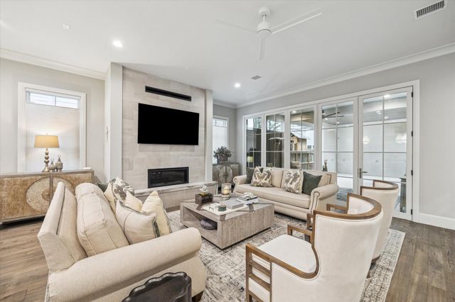 716 E 10th Street, Houston, TX 77008