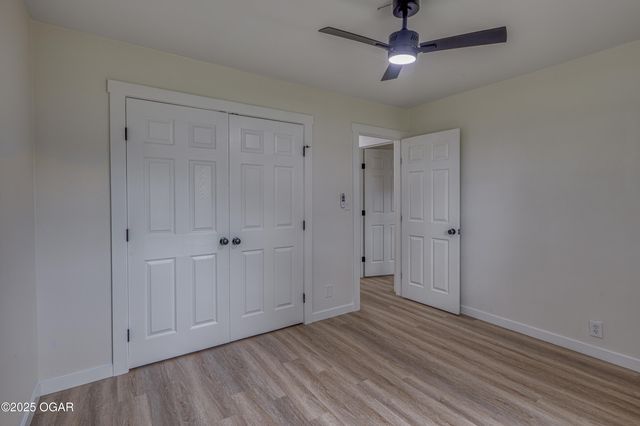 205 Hickory Place, Carl Junction, MO 64834