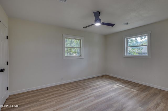 205 Hickory Place, Carl Junction, MO 64834