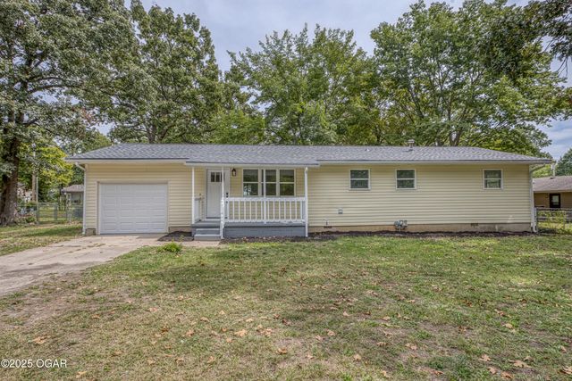 205 Hickory Place, Carl Junction, MO 64834