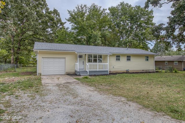 205 Hickory Place, Carl Junction, MO 64834