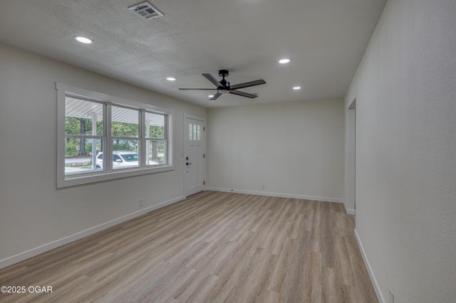 205 Hickory Place, Carl Junction, MO 64834