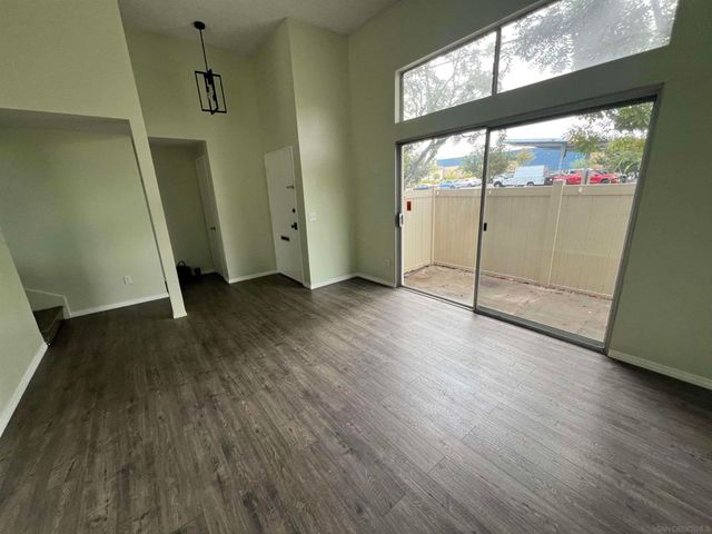 2772 Meadow Lark Dr, San Diego, CA 92123