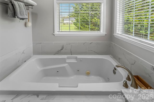 32 Denise Lane, Fletcher, NC 28732
