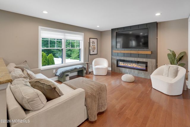 14 Taylors Mills Road, Manalapan, NJ 07726