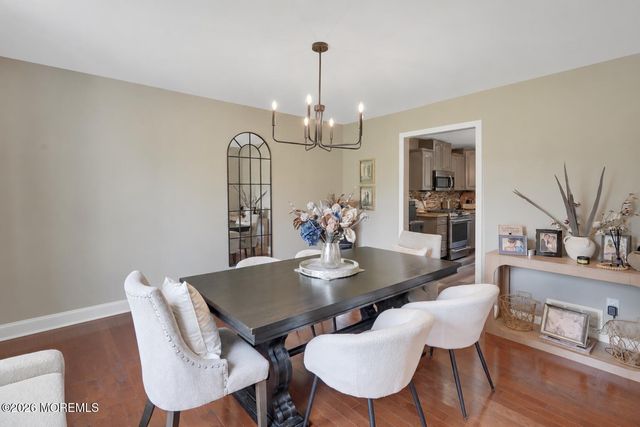 14 Taylors Mills Road, Manalapan, NJ 07726