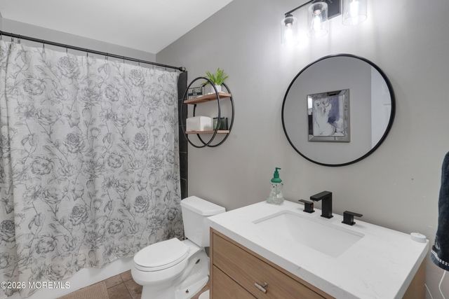 14 Taylors Mills Road, Manalapan, NJ 07726